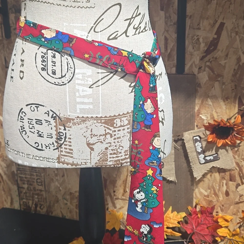 Upcycled Tie Belt  Christmas Peanuts - Picture 2 of 3